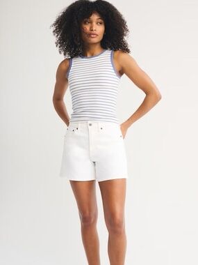 NWT Abercrombie & Fitch The Dad Short High Rise in White - 26 / 2